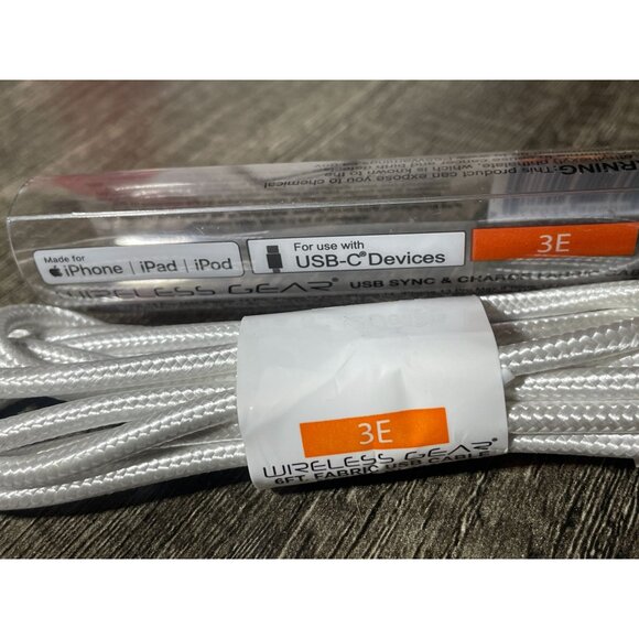 USB-2.0 Type C to Lightning Cable 6' white fabric for iPhone Apple iPad laptop - Picture 2 of 7